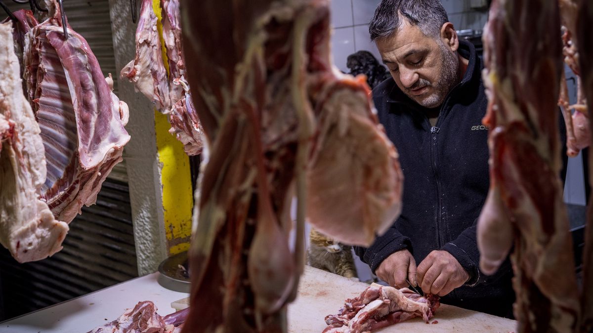 Podmínky v českém zpracovatelském průmyslu se v září opět mírně zhoršily